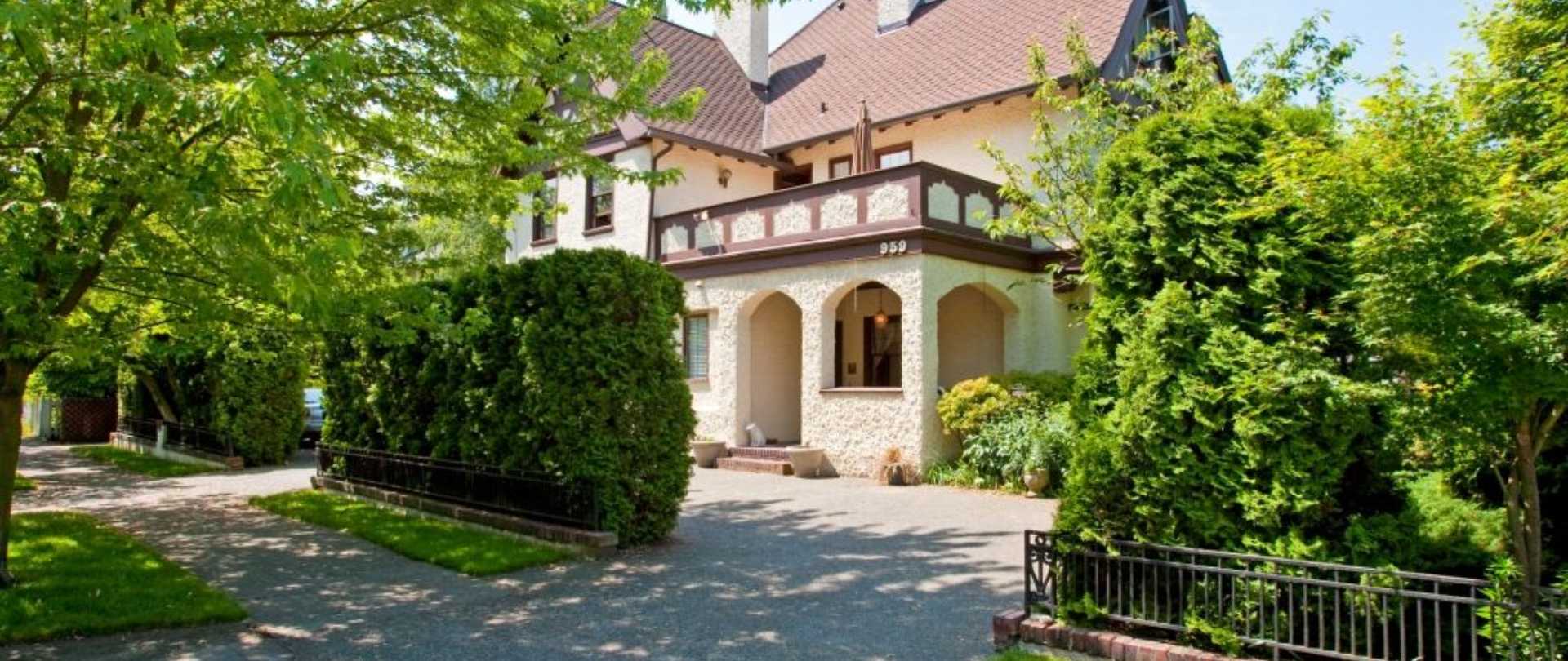 house front compressed