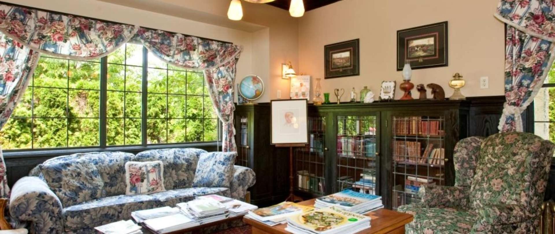 Bacon Mansion Bed and Breakfast