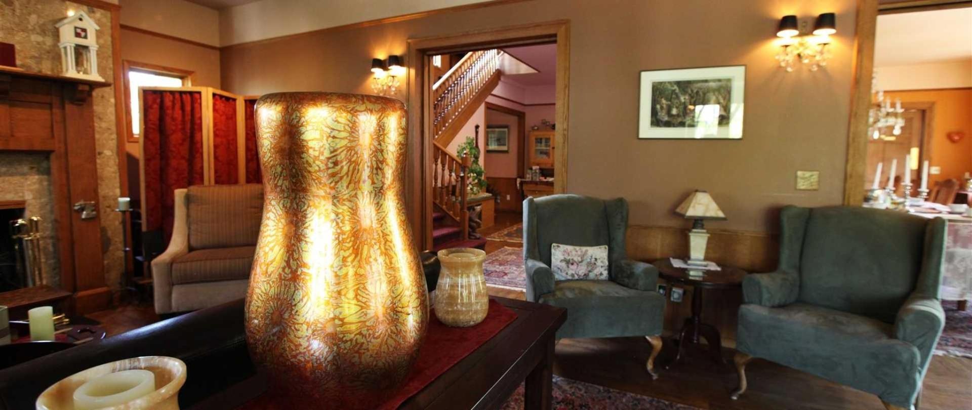 Bacon Mansion Bed and Breakfast